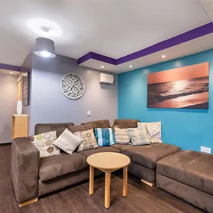 Spacious City Centre Apartment