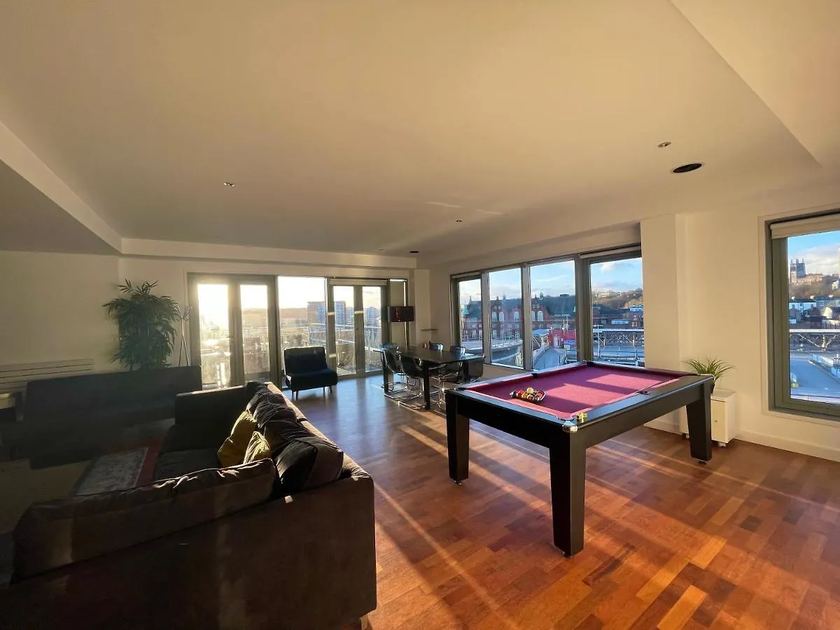 Newcastle Penthouse - Sleeps 8 - City Centre - Free Parking - City Views Lägenhet Newcastle-upon-Tyne